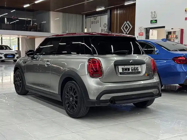 MINI MINI 2023