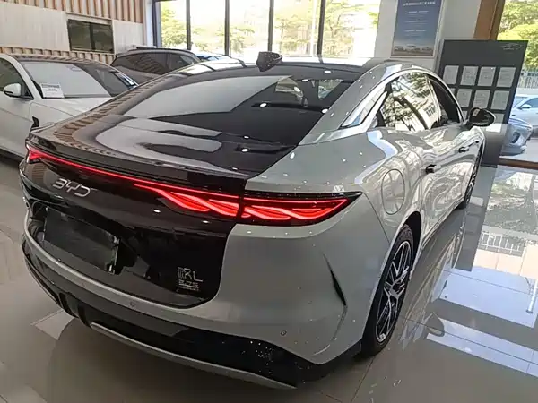 BYD Han L 2025