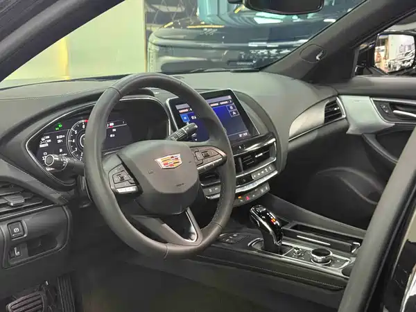 Cadillac CT5 2024