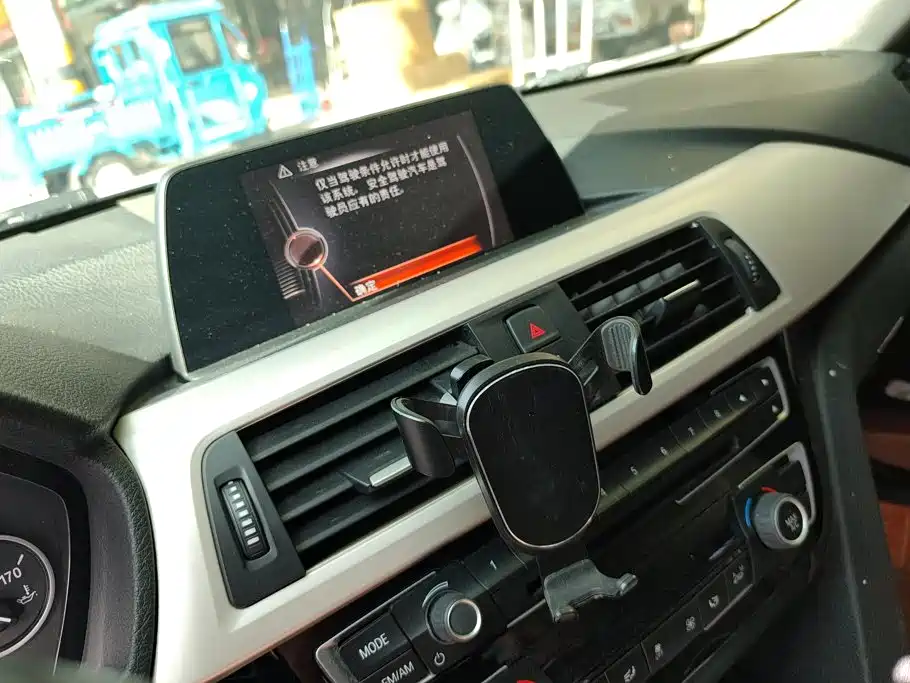 BMW 3 Series 2016 — фото 13