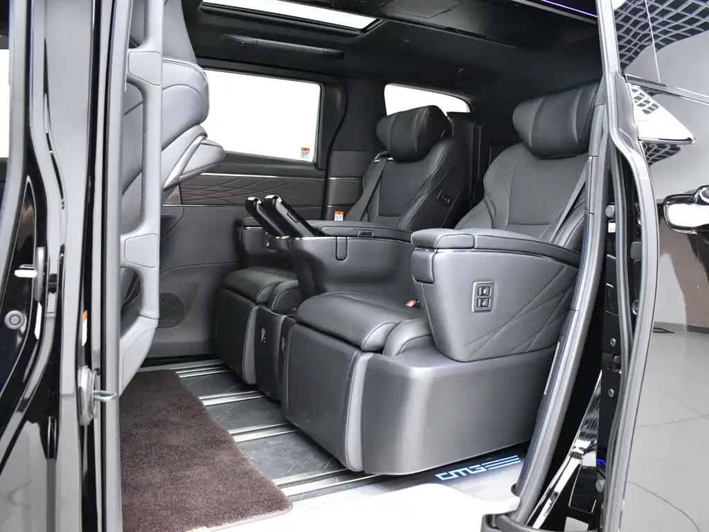 Toyota Alphard 2024 — фото 18