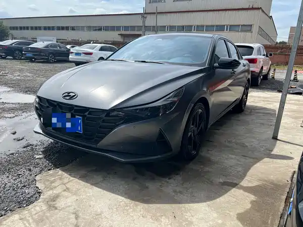 Hyundai Elantra 2022