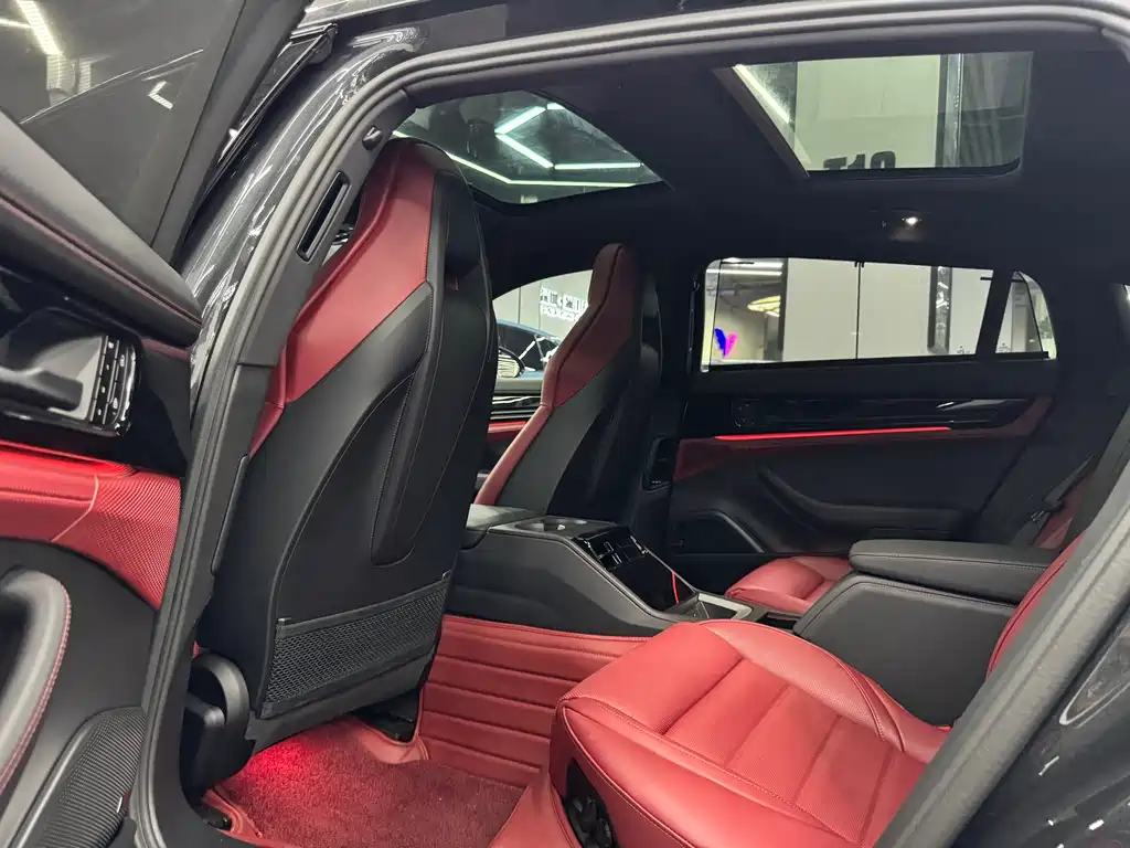 Porsche Panamera 2025