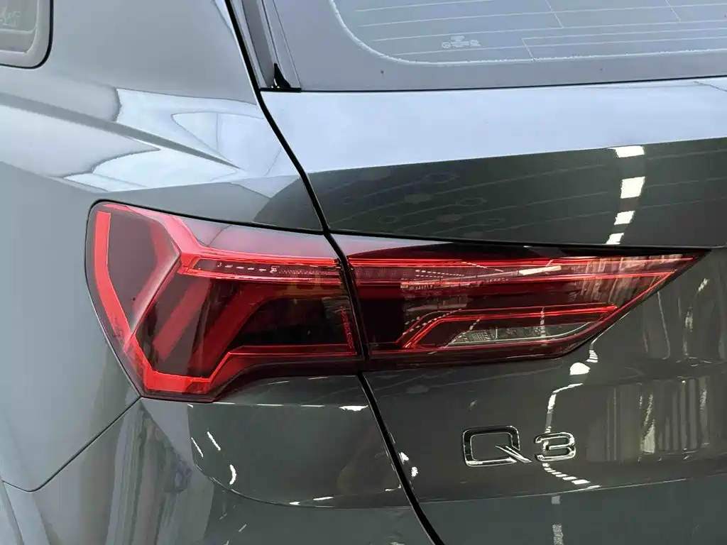 Audi Q3 2021 — фото 8