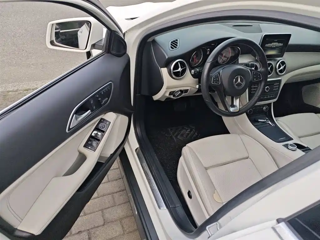 Mercedes-Benz GLA 2017 — фото 16