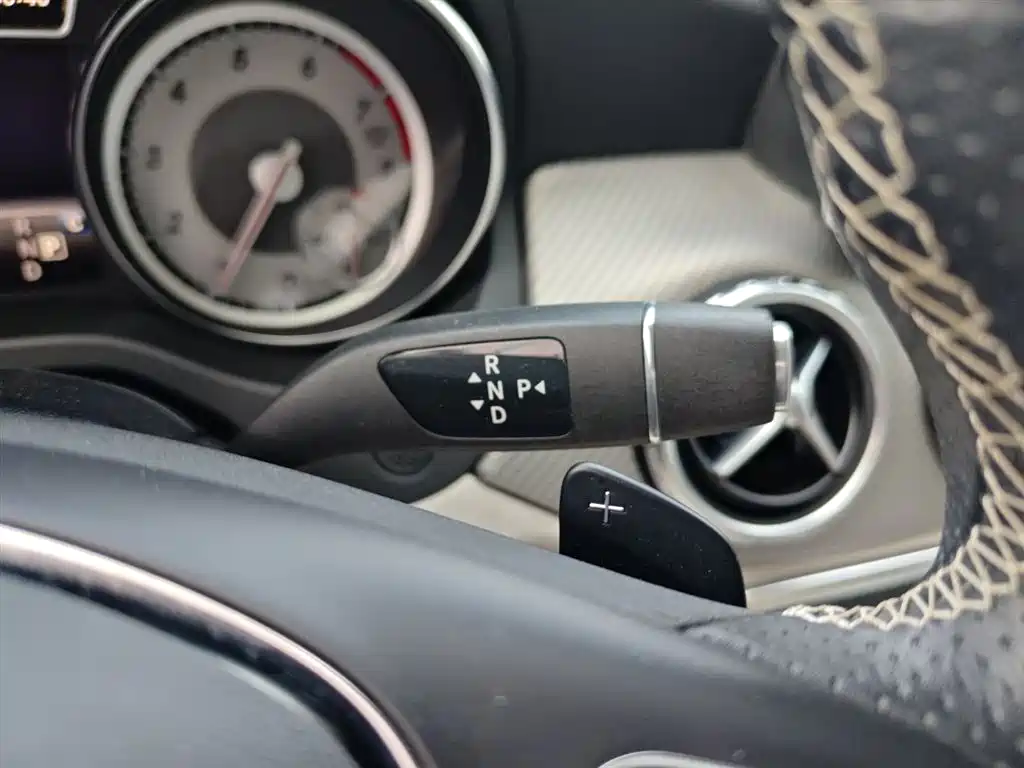 Mercedes-Benz GLA 2017 — фото 14