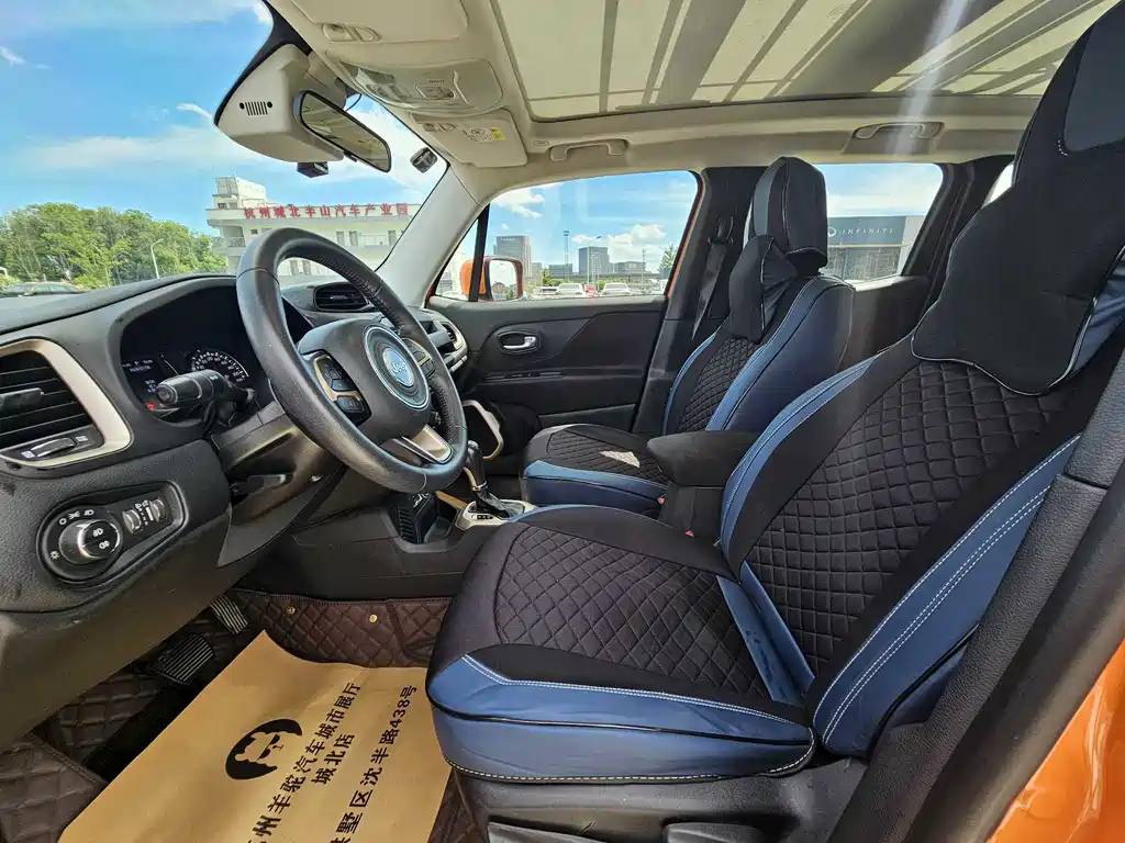 Jeep Renegade 2018 — фото 8