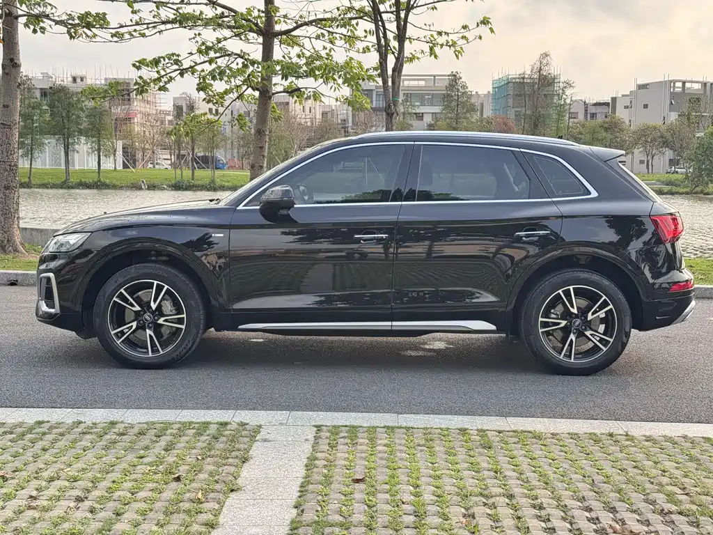 Audi Q5L 2023 — фото 3