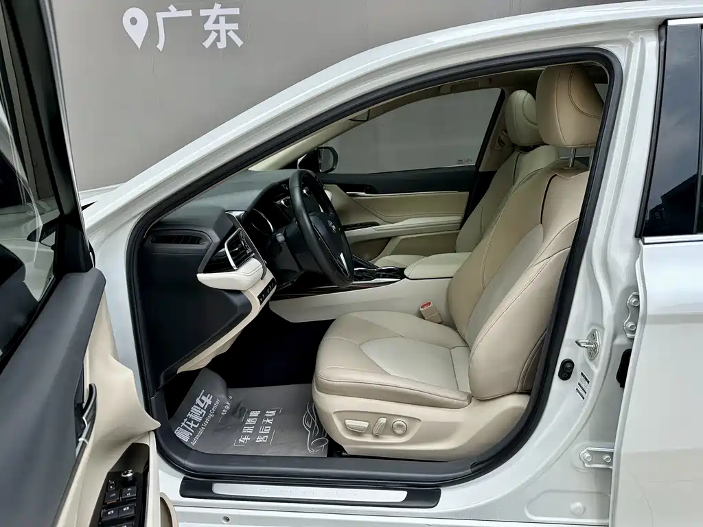 Toyota Camry 2020 — фото 9