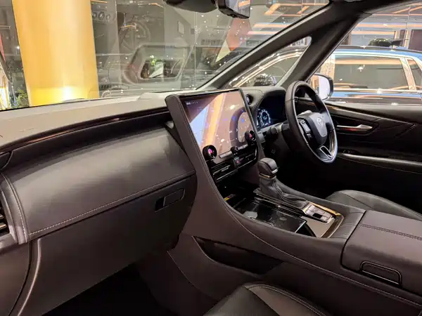 Toyota Alphard 2026