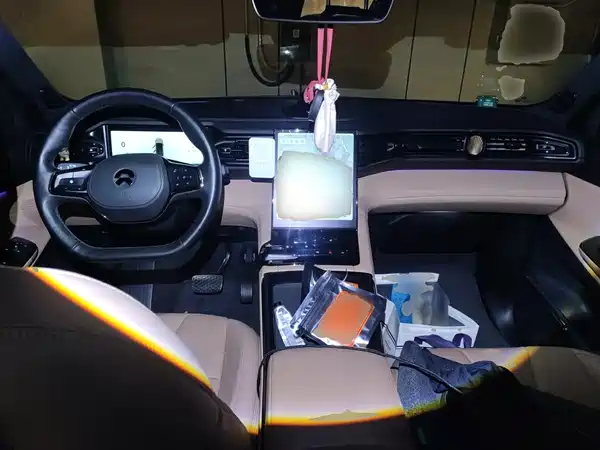 NIO ES8 2021