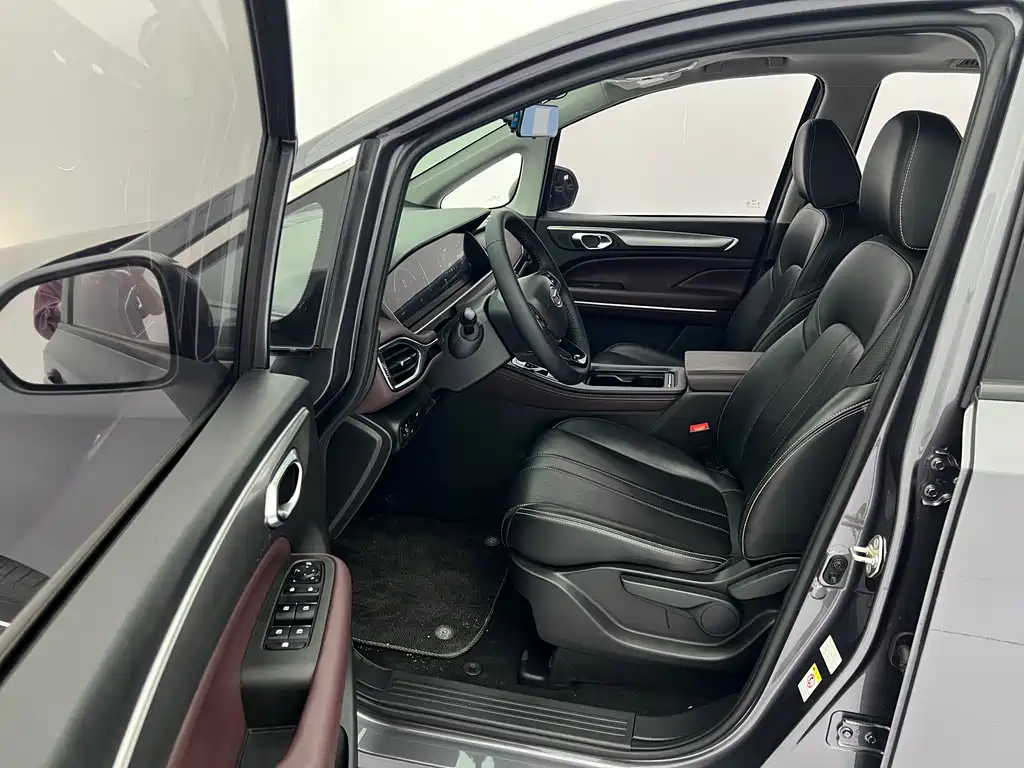 GAC Motor Trumpchi M6 2021 — фото 23
