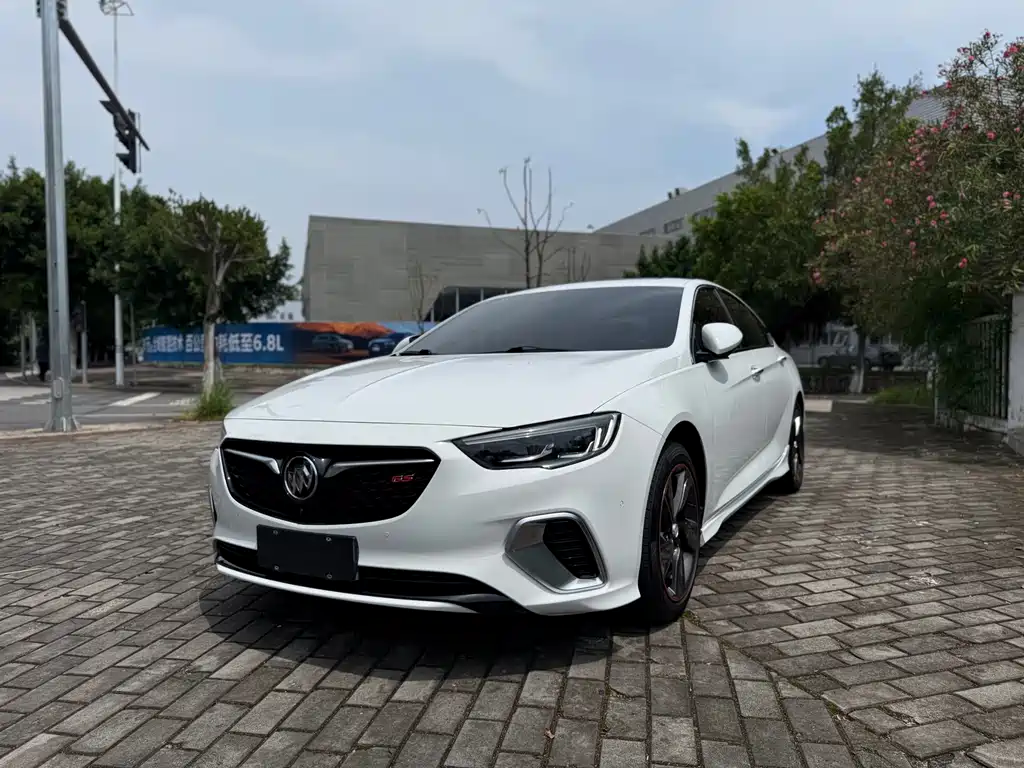 Buick Regal 2018 — фото 1