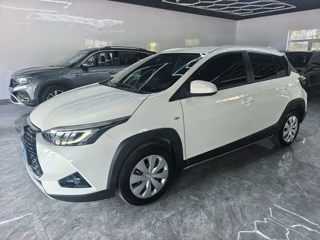 Toyota Yaris L 2022