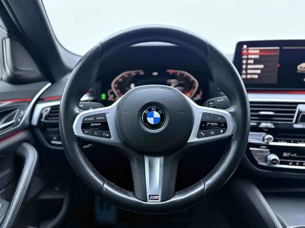 BMW 5 Series 2022 — фото 23