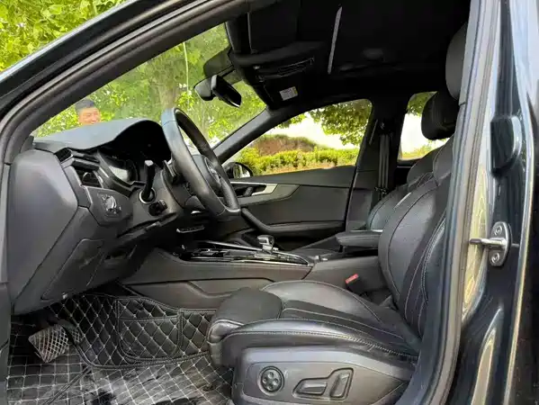 Audi A4L 2023