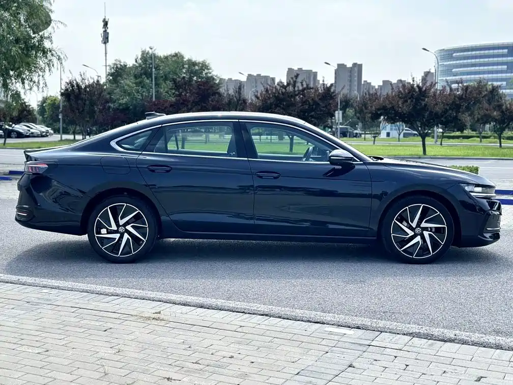 Volkswagen Magotan 2024