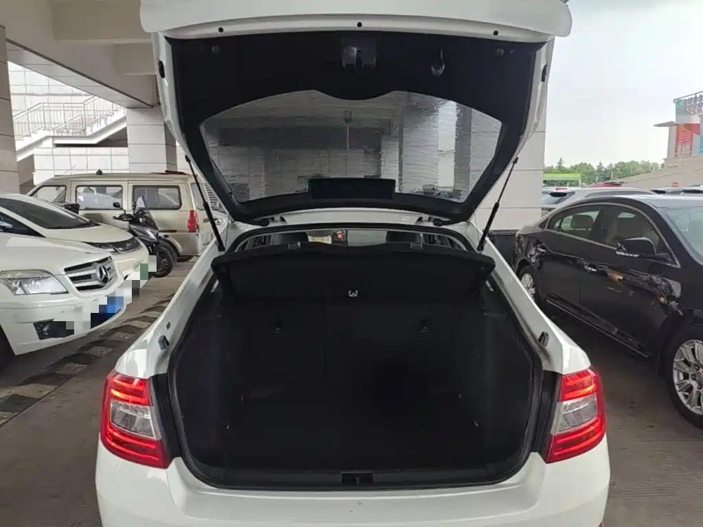 Skoda Octavia 2015 — фото 19