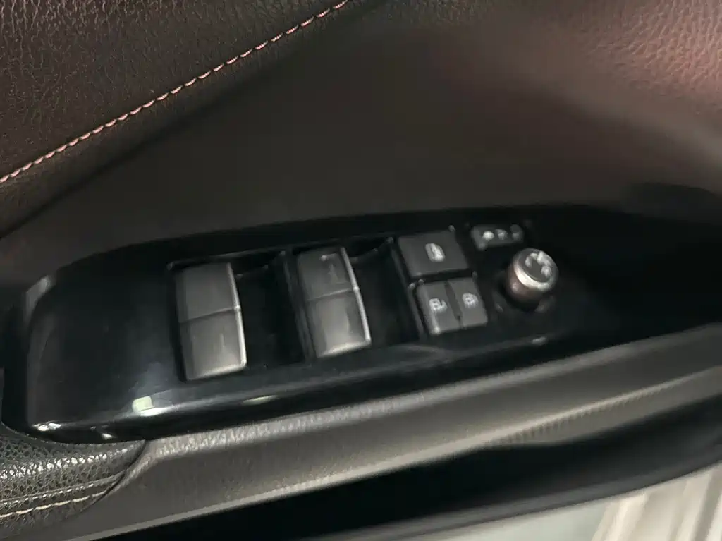 Toyota Camry 2021 — фото 17