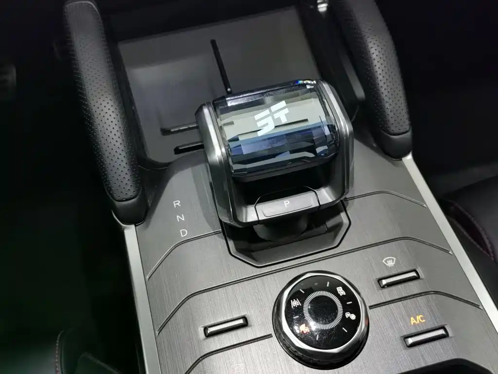 Jetour Traveller C-DM 2025 — фото 13