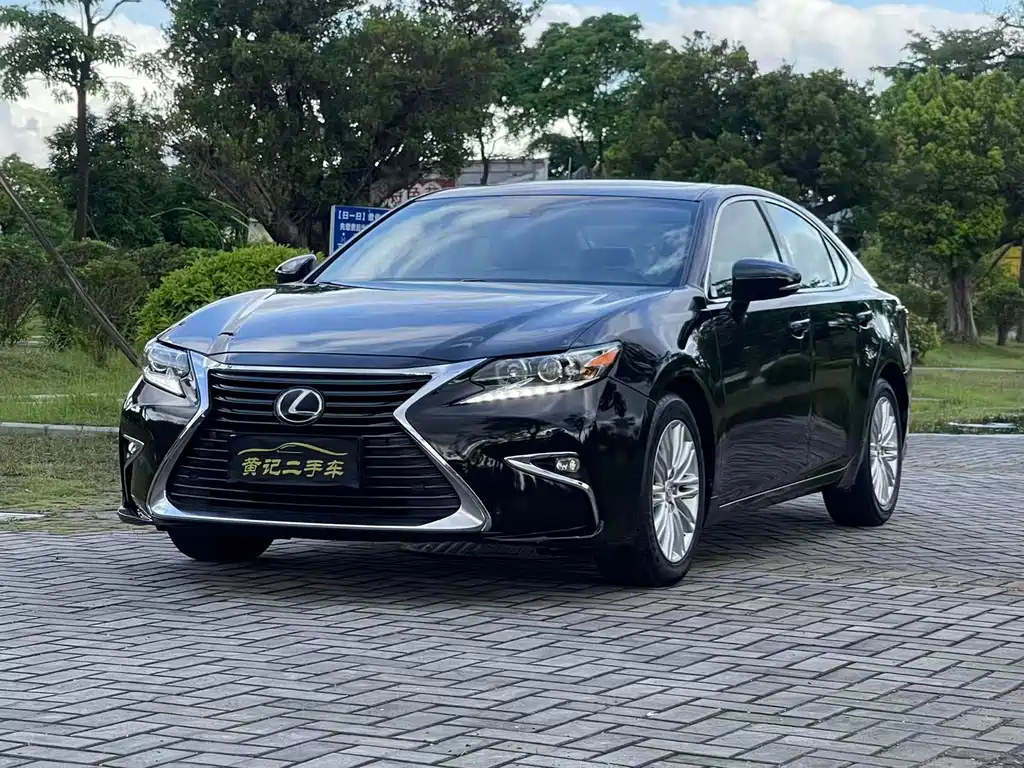 Lexus ES 2015