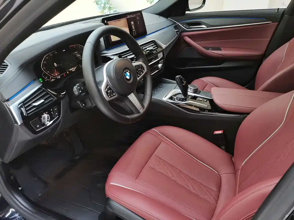 BMW 5 Series 2021 — фото 18