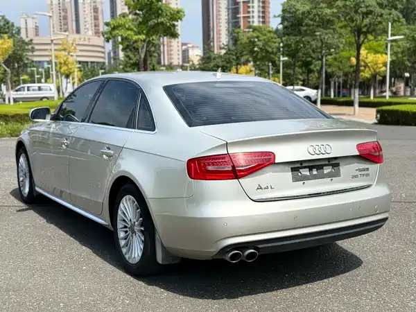 Audi A4L 2016