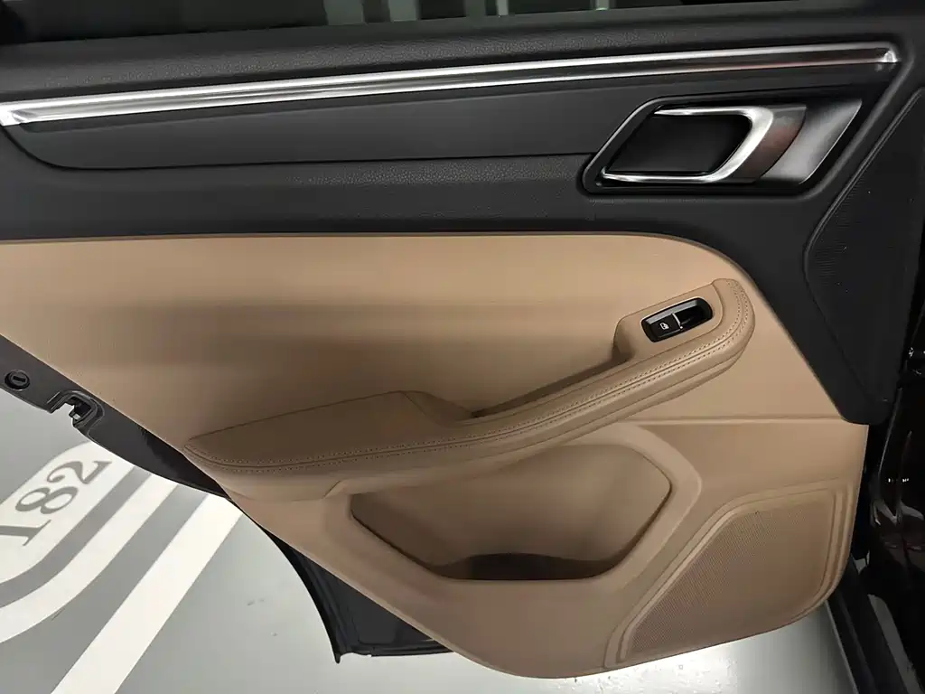 Porsche Macan 2020 — фото 15