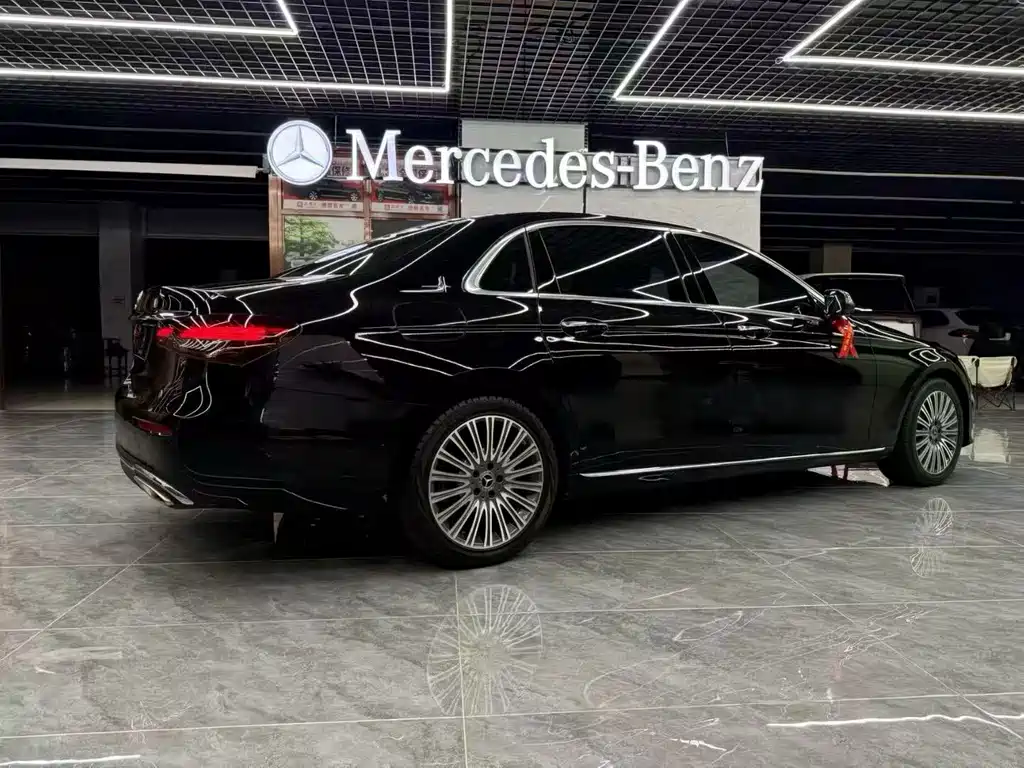 Mercedes-Benz E-Class 2022
