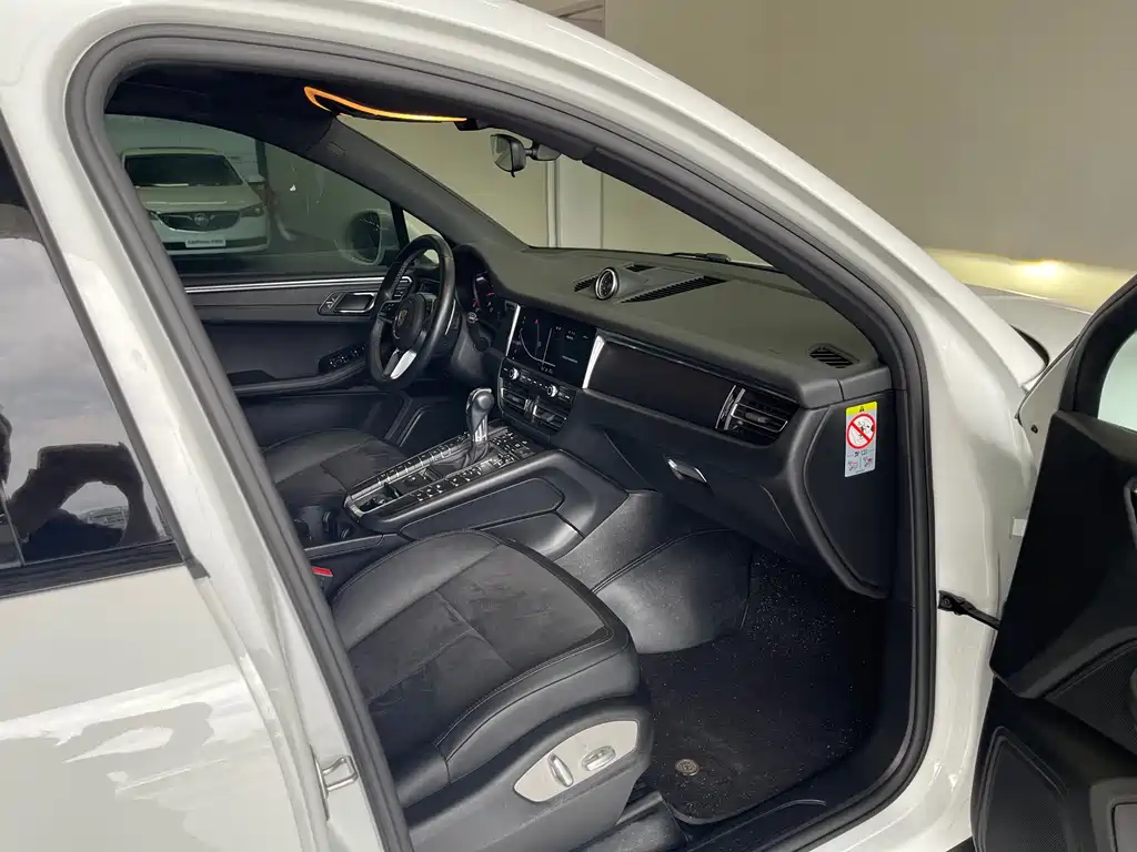 Porsche Macan 2020 — фото 23