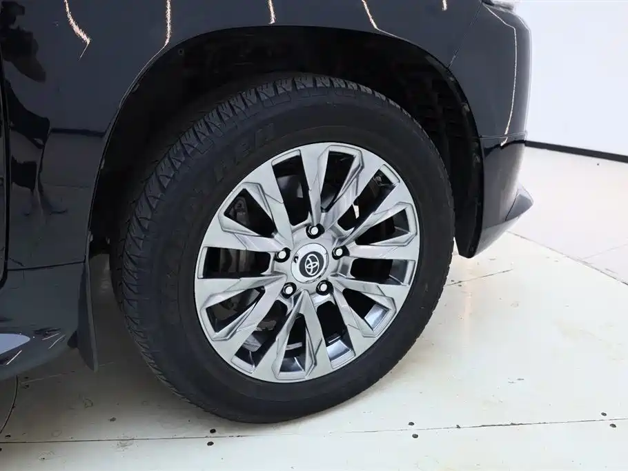 Toyota Land Cruiser 2019 — фото 10