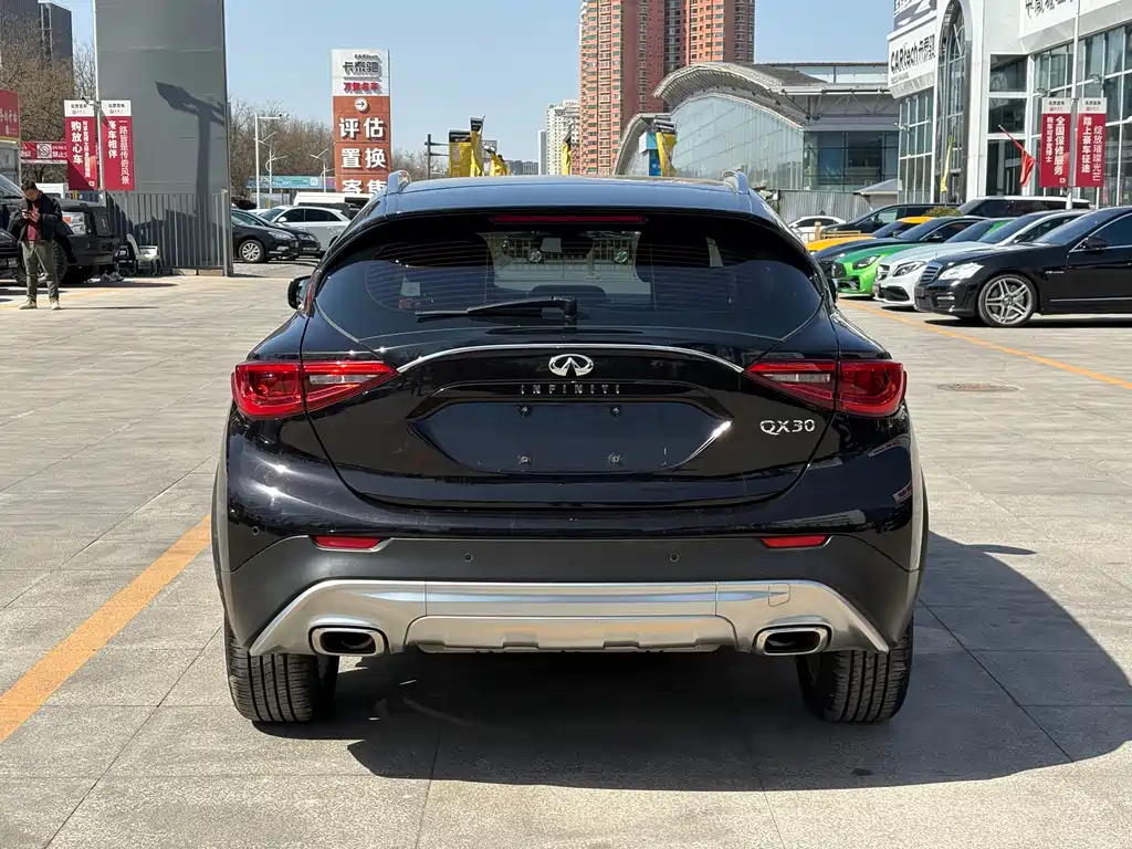 Infiniti QX30 2017 — фото 6