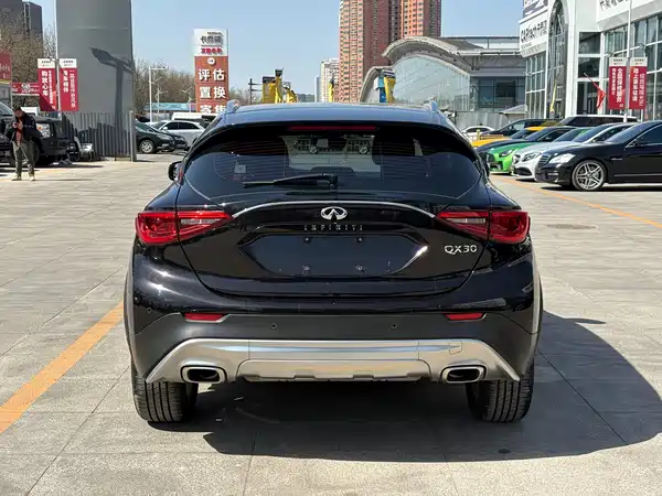 Infiniti QX30 2017