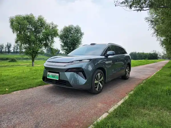 BYD Tang L 2025