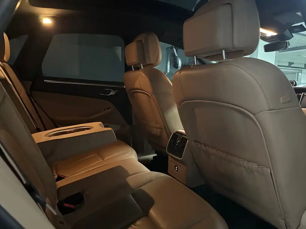 Porsche Macan 2020 — фото 20