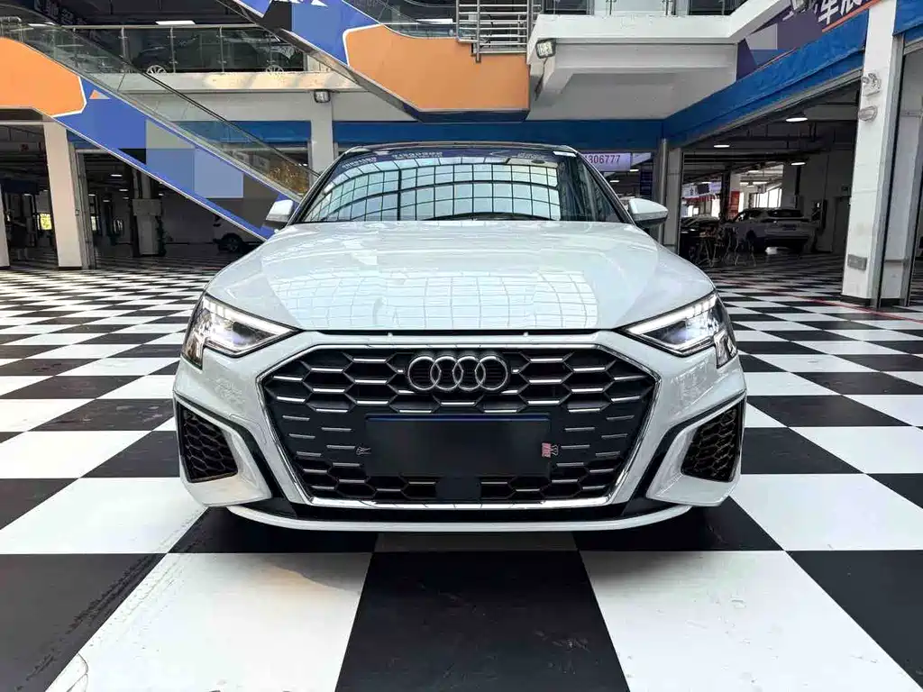 Audi A3 2023 — фото 2