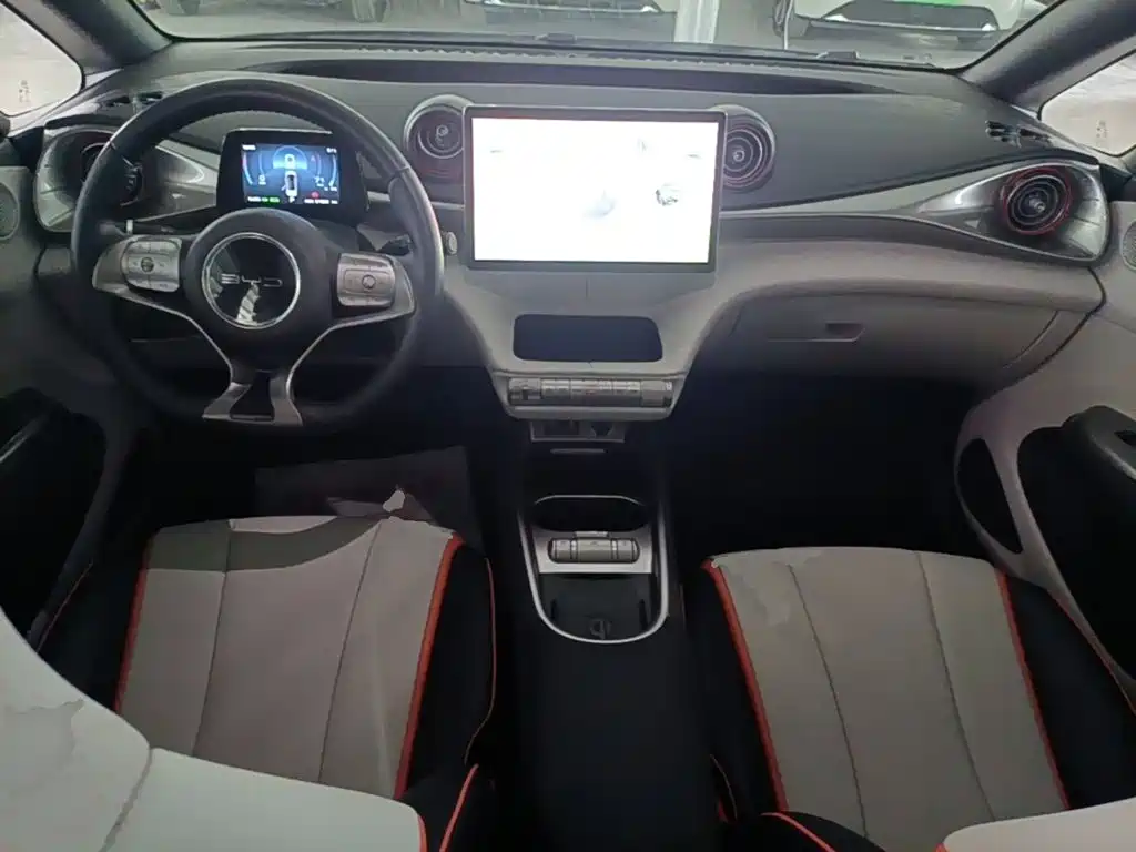 BYD Dolphin 2022 — фото 10