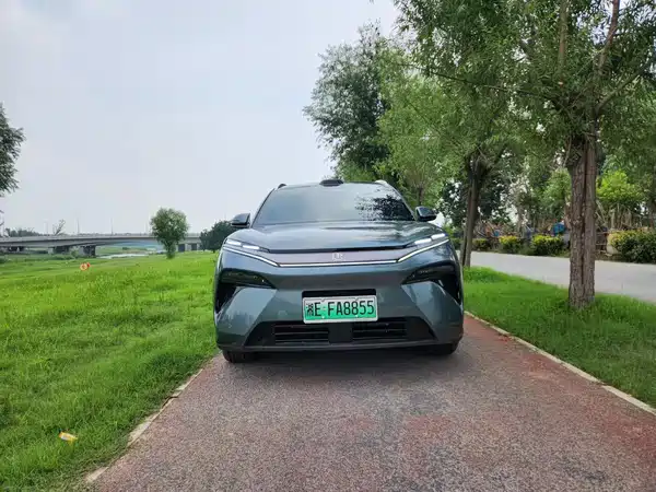 BYD Tang L 2025