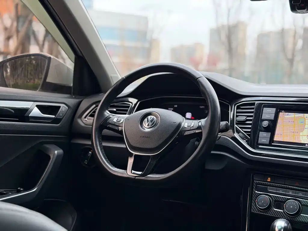 Volkswagen T-Roc 2019 — фото 11