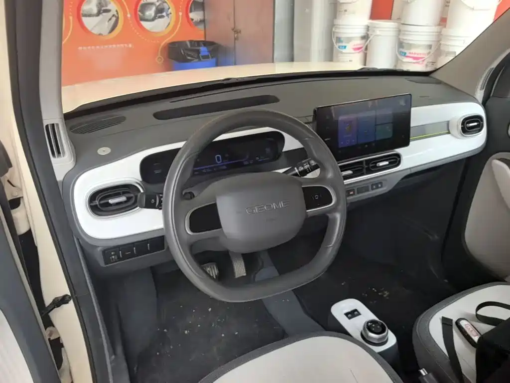 Geely Galaxy Panda 2025 — фото 10