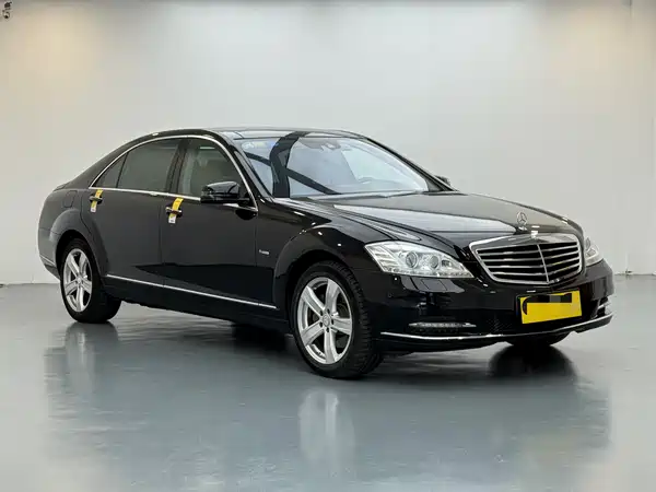 Mercedes-Benz S-Class 2011