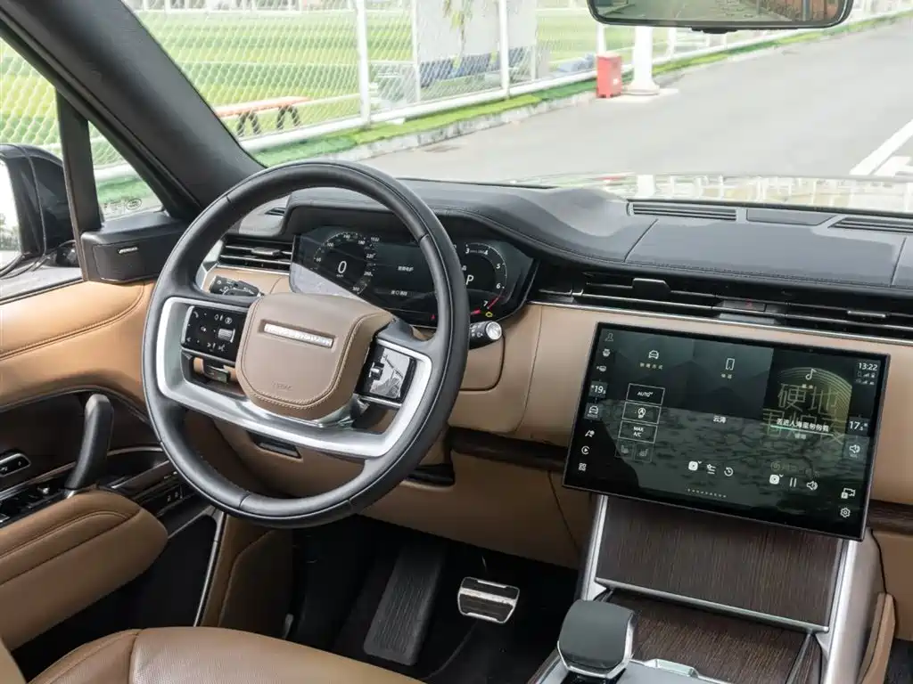 Land Rover Range Rover 2024 — фото 11