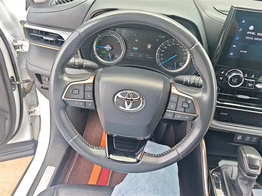 Toyota Highlander 2023 — фото 15