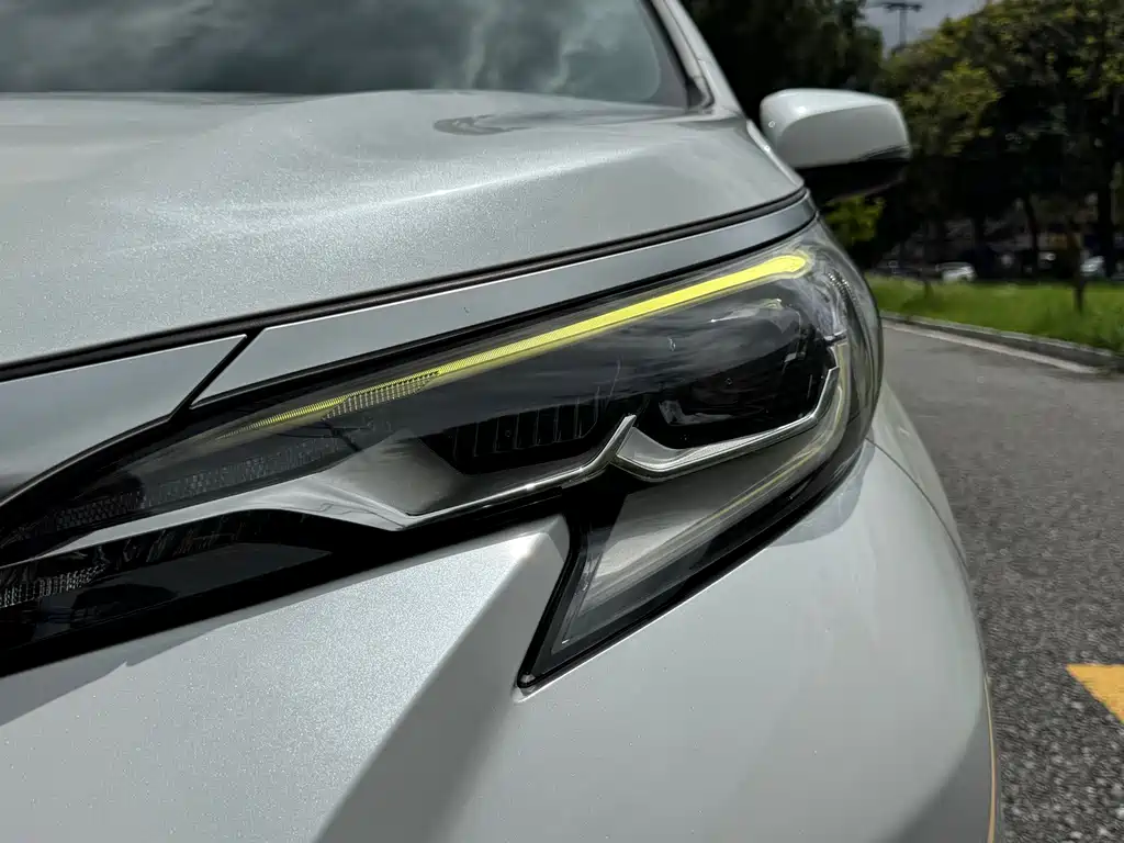 Toyota Sienna 2022 — фото 22