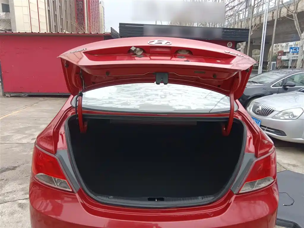 Hyundai Verna 2015 — фото 15