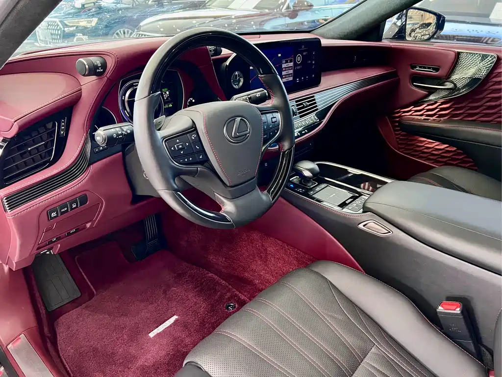Lexus LS 2021