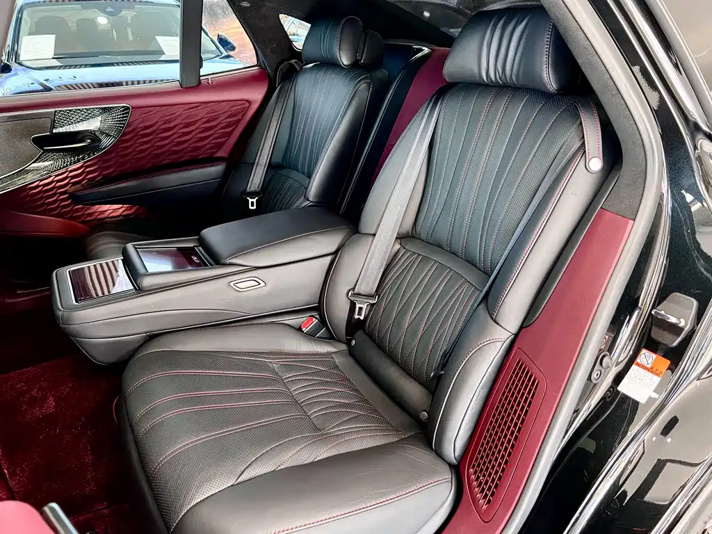 Lexus LS 2021 — фото 11