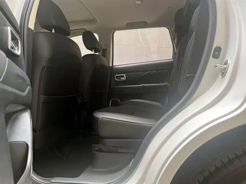 Mitsubishi Outlander 2022 — фото 10