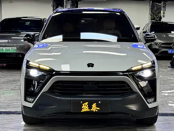 NIO ES8 2021