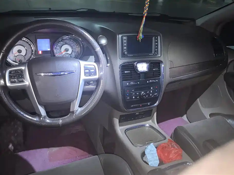 Chrysler Grand Voyager 2016 — фото 12